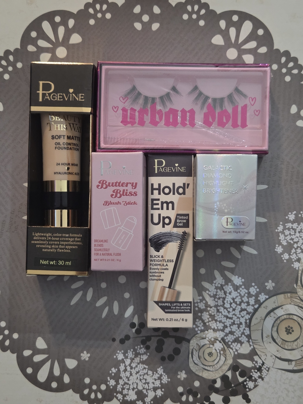 Pagevine Makeup Bundle with Urban Doll Lashes - Pink & Black